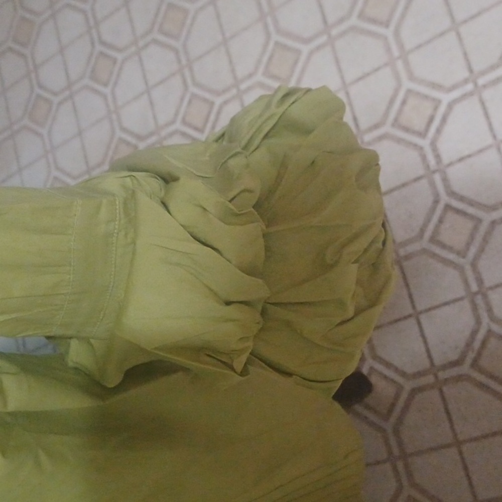 BEAUTIFUL BLOUSE! - Picture 3 of 5